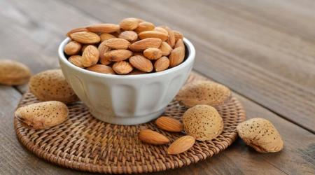 کدام نوع بادام بهتر است؛ تلخ یا شیرین؟ 