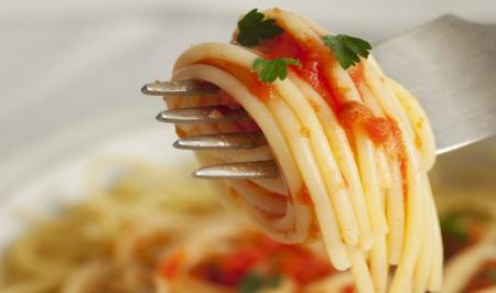 در چه صورت می‌توانید شب‌ها ماکارونی و برنج بخورید؟