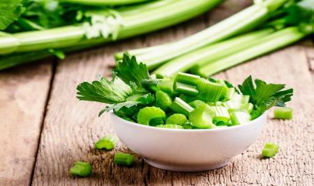 این سبزی منبع غنی ویتامین کا است 