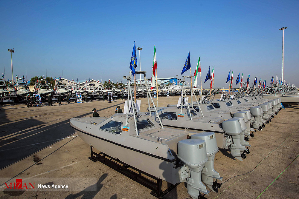 مراسم تحویل دهی شناور‌های تندرو ساخت وزارت دفاع به نیروی دریایی سپاه + عکس
