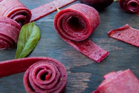طرز تهیه لواشک گوجه سبز؛ ترش و جذاب