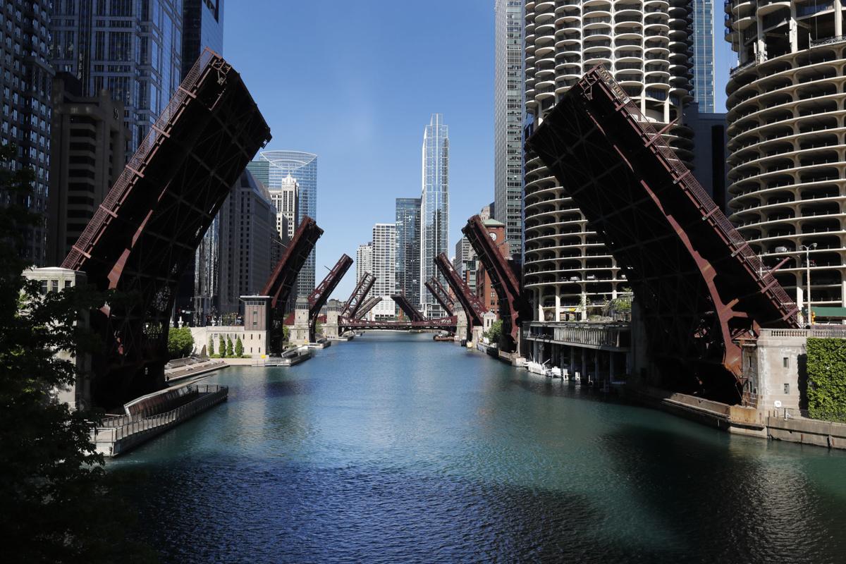 بسته شدن پل های خیابانی شیکاگو + عکس