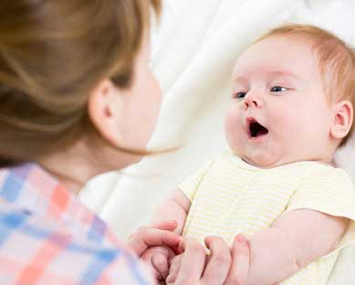 چه زمانی اولین کلمات کودک را می‌شنوید؟