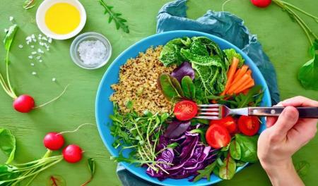 برای آبرسانی به بدن و پوست چه بخوریم؟
