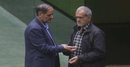نبض گرفتن پزشکیان در مجلس + عکس