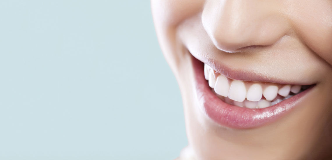 چگونه دندان‌های خود را سفید کنیم؟