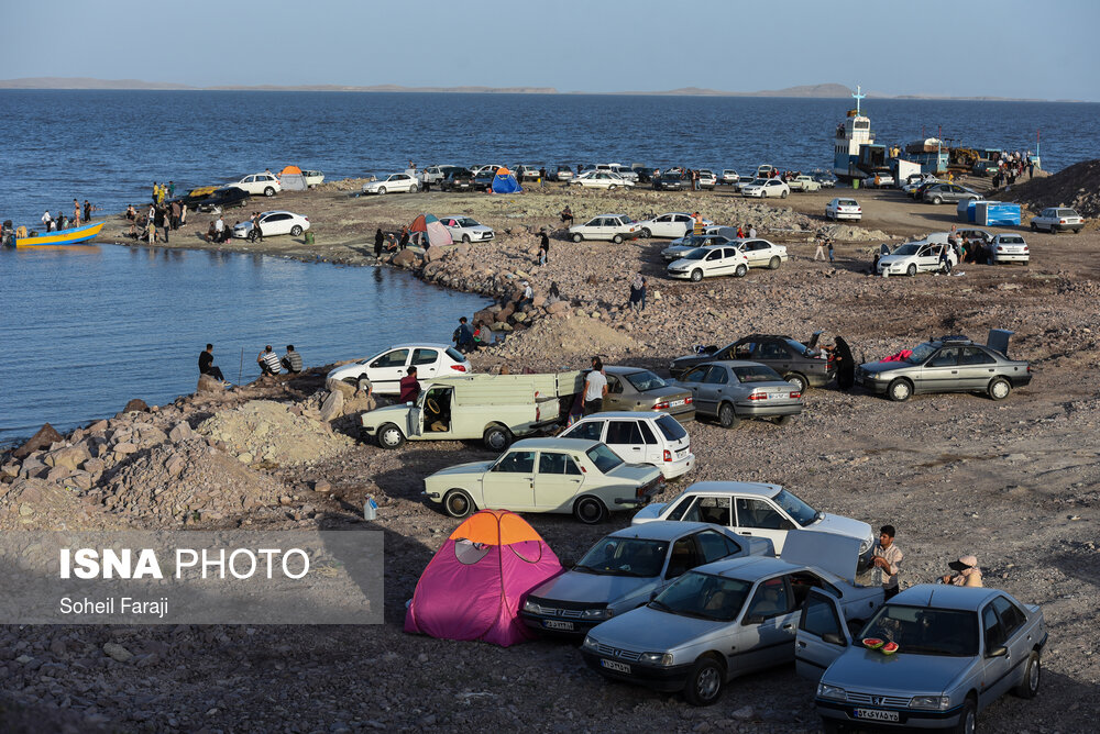 مسافران دریاچه ارومیه در روزهای کرونایی! + عکس
