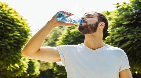 از آفتاب طولانی مدت تا دیابت؛ چرا بیش از حد تشنه می‌شویم؟ 