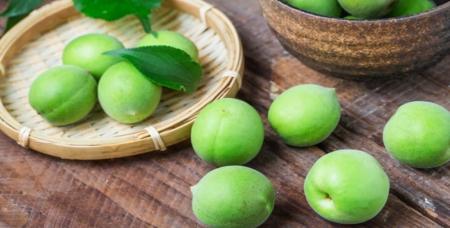 مصرف گوجه سبز برای چه کسانی مضر است؟