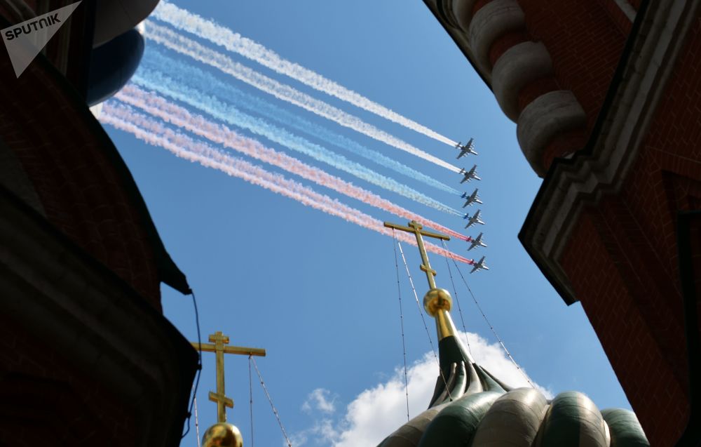 نمایش هوایی در رژه روز پیروزی مسکو + عکس