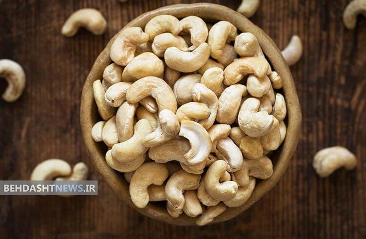 بادام هندی، سرشار از روی و آهن