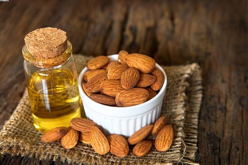 خواص روغن بادام برای پوست و سلامت بدن