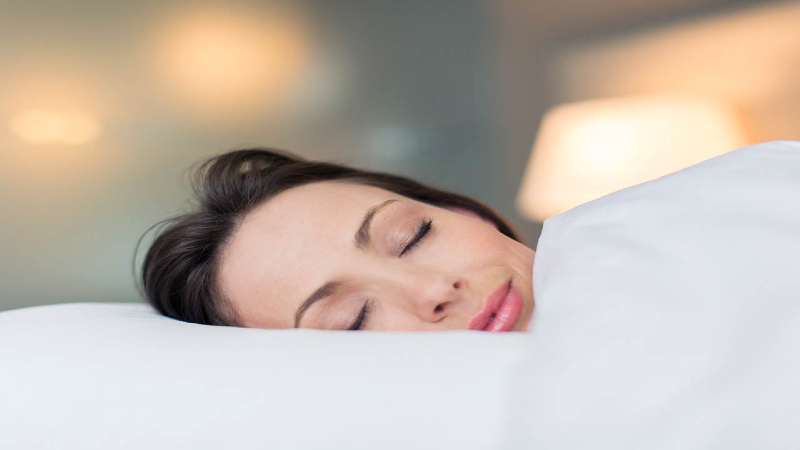 چرا زنان زیاد می خوابند؟