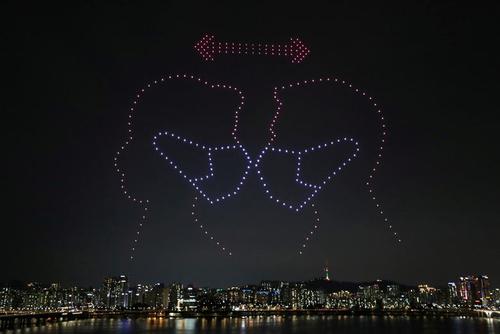 پیام کرونایی پهپادهای نورانی در آسمان کره جنوبی + عکس