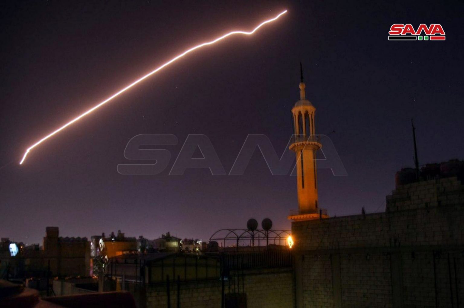 مقابله پدافند هوایی ارتش سوریه به حمله اسرائیل + عکس
