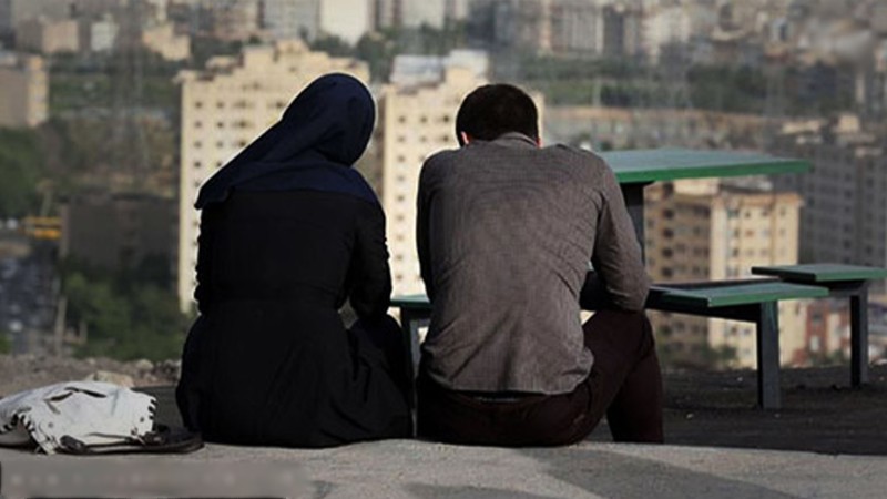آغازی سفید، پایانی سیاه