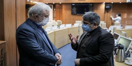شیوه جالب ماسک زدن وزیر بهداشت در نشست با مداحان + عکس
