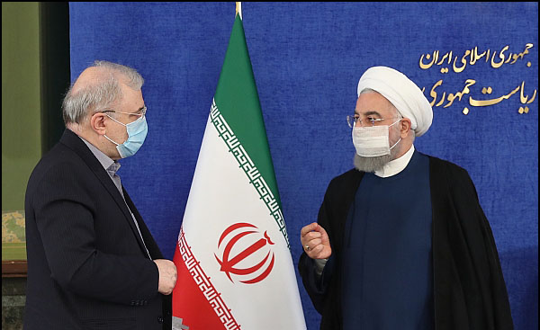 گفتگوی روحانی و وزیر بهداشت با رعایت نکات بهداشتی + عکس