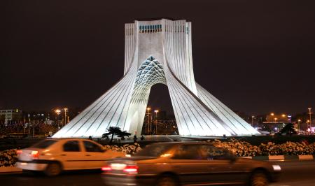 نورافشانی برج آزادی به مناسبت عید سعید غدیر+ عکس