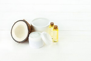 بهترین مواد طبیعی در خانه برای رفع خشکی موها، از ماء الشعیر تا آووکادو+عکس