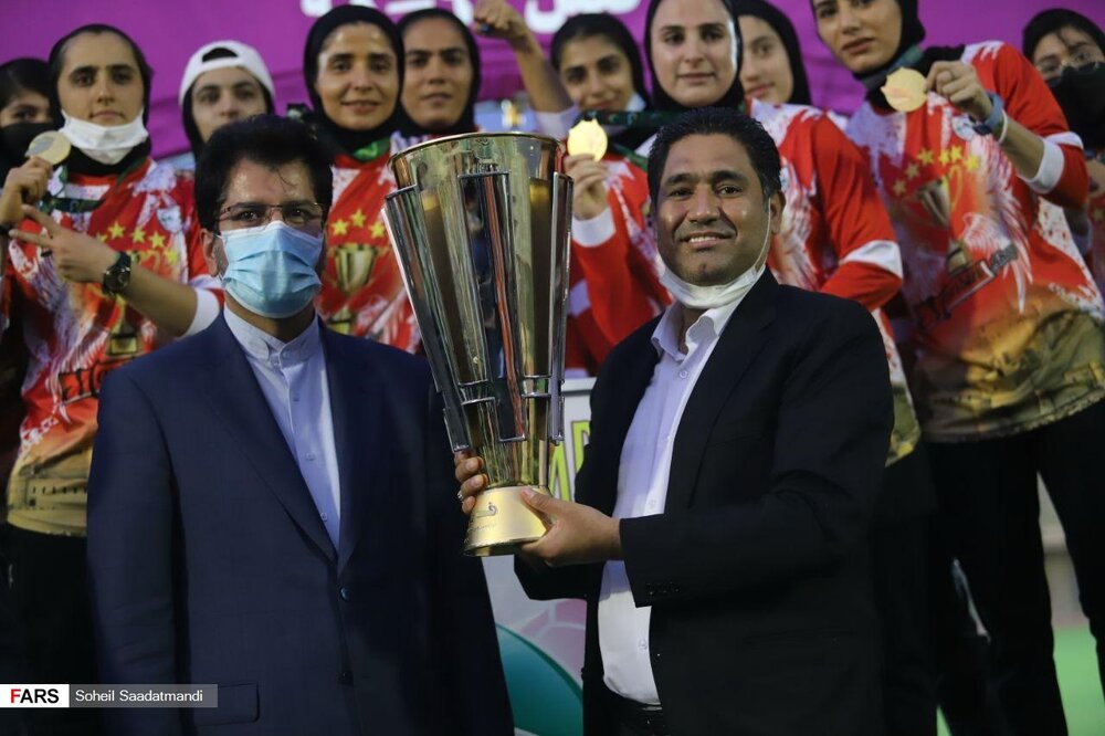 جشن قهرمانی تیم فوتبال بانوان+ عکس