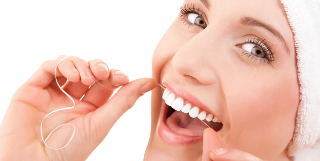  نخ دندان یا خلال دندان؟ کدام بهتر است؟