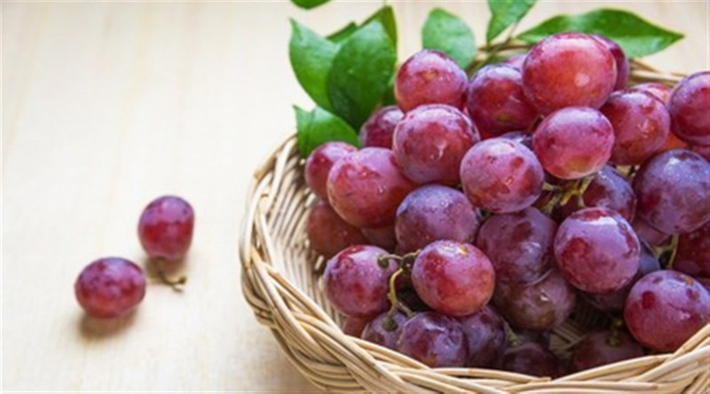 انگور را چه زمانی بخوریم؟