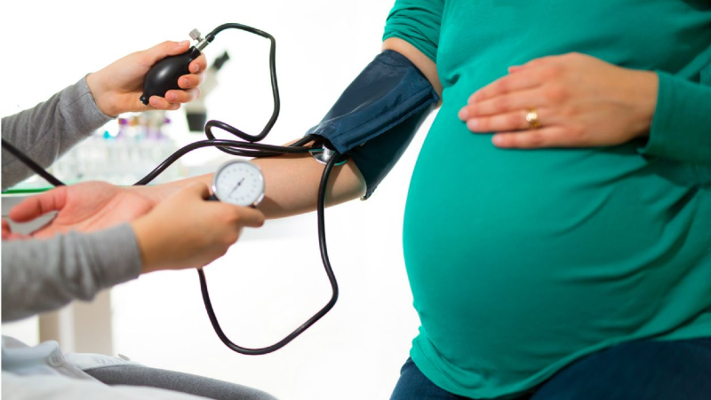 اگر  در دوره بارداری فشار خون دارید مراقب این بیماری در پیری باشید