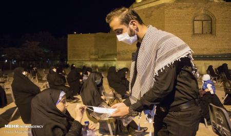 عزاداری و نذر ماسک در مسجد کبود تبریز +‌ عکس