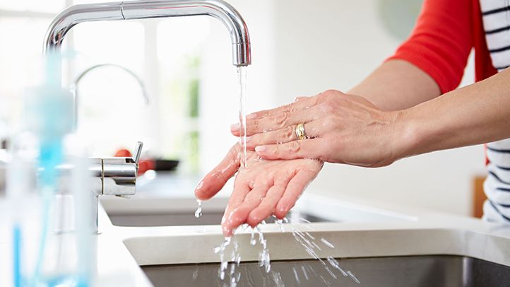 بهداشتی‌ترین روش برای خشک کردن دست‌ها پس از شست و شو