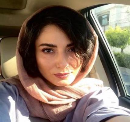 سمیرا حسن پور در ماشینش + عکس