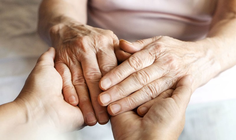  مشکل گوارشی سالمندان را چگونه در خانه درمان کنیم