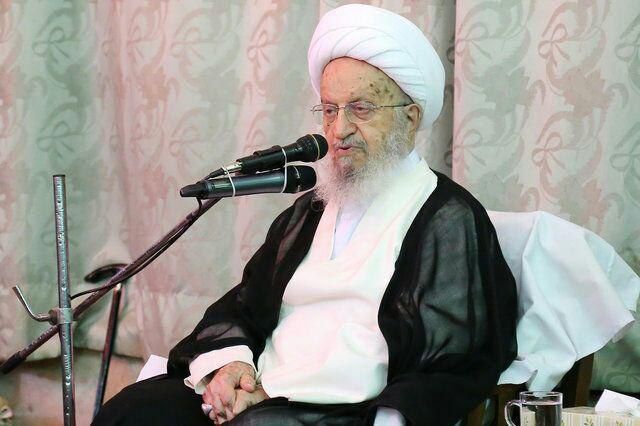  آیت‌الله مکارم شیرازی: بعضی پزشکان به بنده گفته‌ اند پارازیت‌ ها و امواج موبایل از علل ایجاد سرطان است