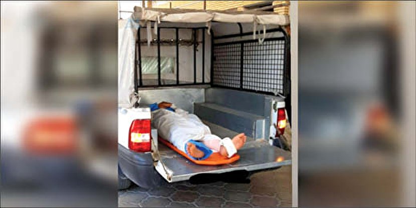 حمل بیمار با وانت در میبد جنجالی شد ! +عکس