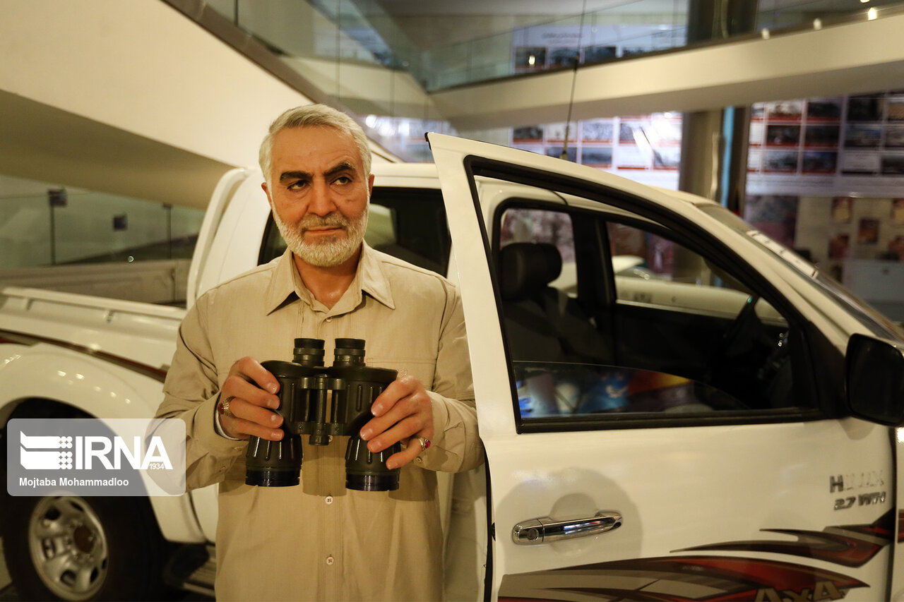 ماکت سردار شهید سلیمانی در نمایشگاه اقتدار ۴۰ + عکس