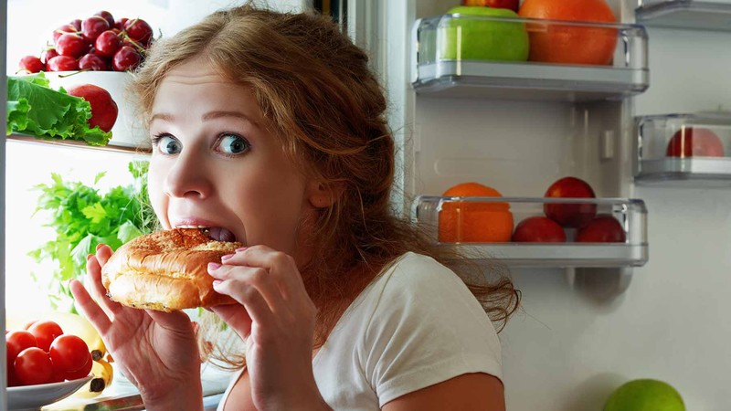۱۰ دلیل پزشکی برای این که چرا همیشه گرسنه‌ایم؟