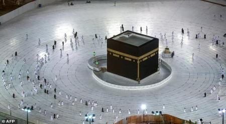 تصاویری از برگزاری محدود مراسم عمره مفرده در عربستان
