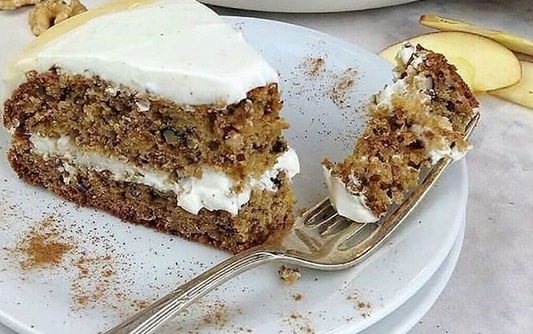 کیک گردو و خرما برای مبتلایان به میگرن + دستور پخت