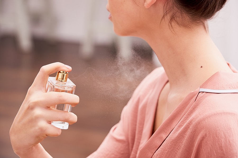 بهترین و بدترین نقاط بدن برای عطر زدن