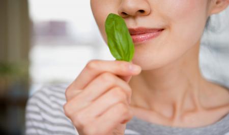 از بین رفتن حس چشایی و بویایی در کرونا نشانه خوبی است؟