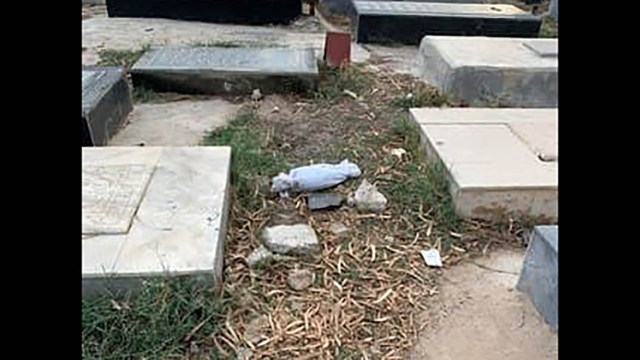 جنازه نوزاد کفن شده در قبرستان پیدا شد +عکس