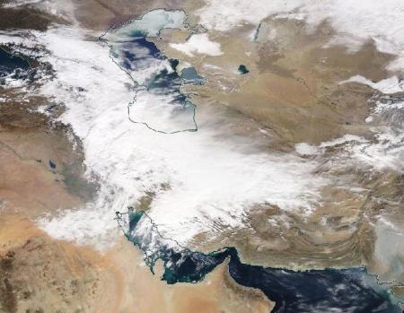 هجوم ابرهای باران زا به سوی ایران در تصویر ماهواره‌ای ناسا + عکس