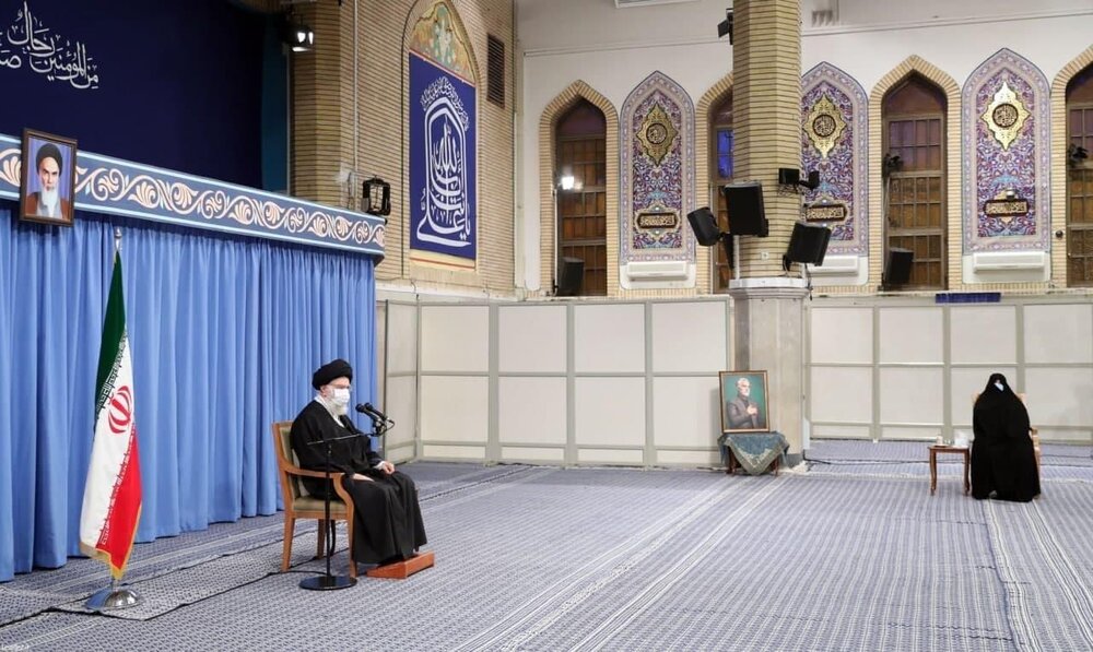 تصاویری از دیدار خانواده شهید سلیمانی با رهبر انقلاب