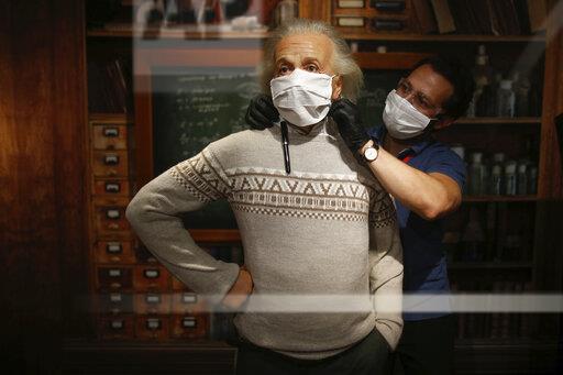 انیشتین هم ماسک زد! + عکس