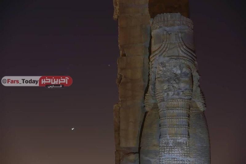 تصویری زیبا از مقارنه مشتری و و زحل در تخت جمشید + عکس