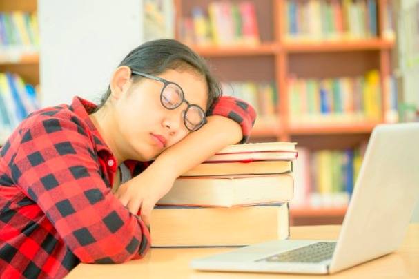 نیاز واقعی بدن به چرت زدن چند دقیقه است ؟