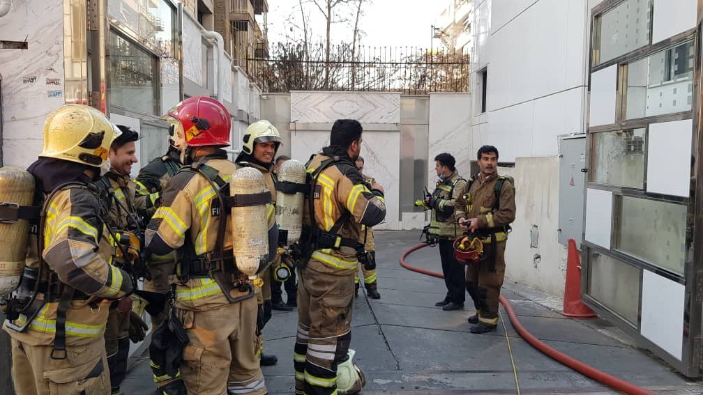 جزئیات حادثه آتش سوزی در خیابان گاندی+ عکس