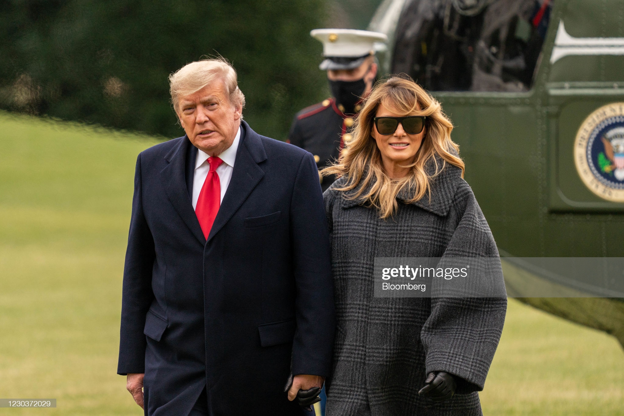 لحظه برگشت ترامپ به کاخ سفید + عکس