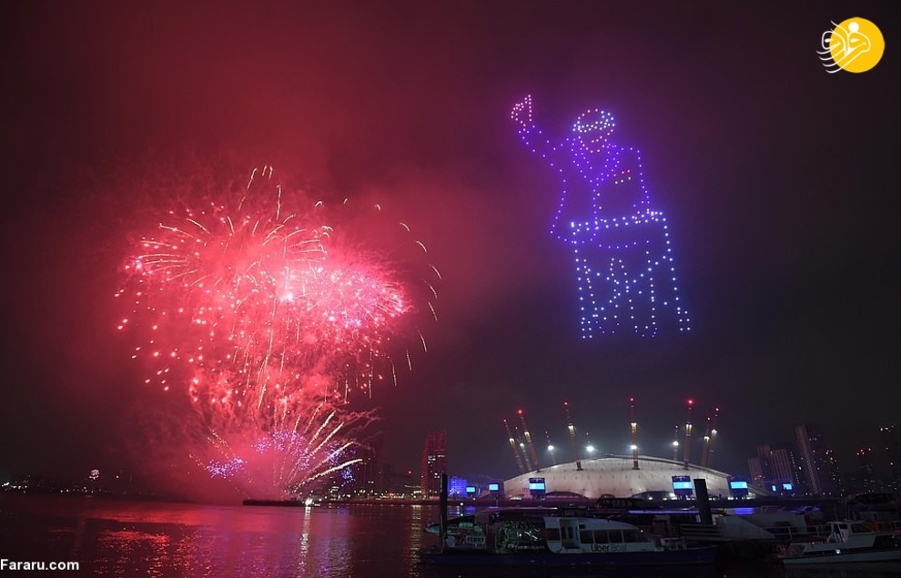 آتش بازی بحث برانگیز سال نو در لندن + عکس