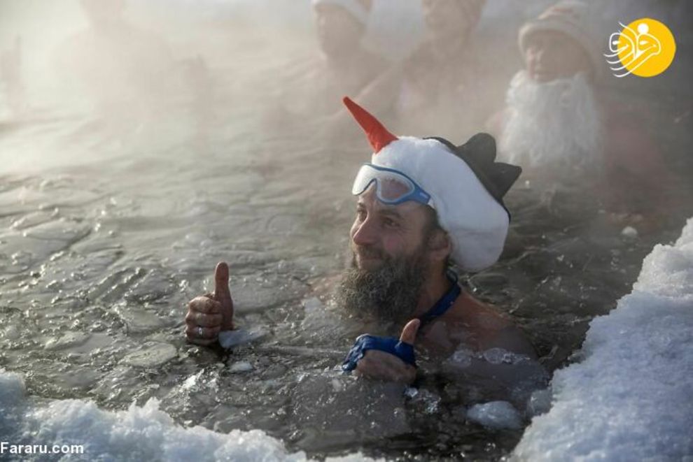 شنا در یخبندان روسیه! + عکس